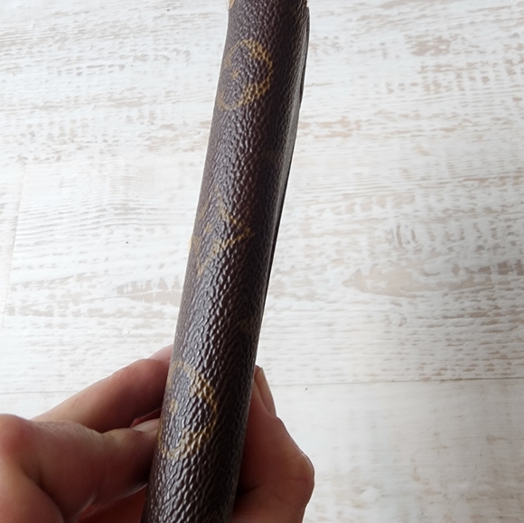 Louis Vuitton kisslock wallet - Picture 8 of 16